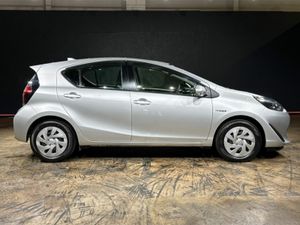 Toyota Aqua 1.5 HYBRID AUTOMATIC - A/C / HEATING C - Image 3
