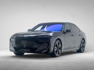 BMW 7-Series 750E M SPORT XDRIVE - Image 3