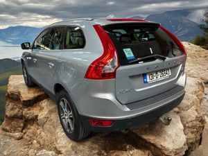 Volvo XC60 2.0 D4 163PS S/S SE LUX - Image 2