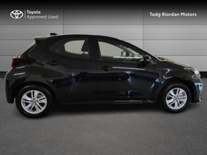 Toyota Yaris HYBRID LUNA - Image 3