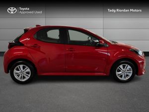Toyota Yaris HYBRID LUNA - Image 3