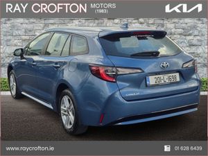 Toyota Corolla 1.8 Hybrid Luna - Image 3