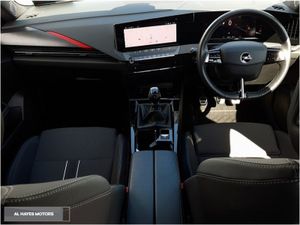 Opel Astra  exclusive Spec premium Paint sri 1.2 - Image 2
