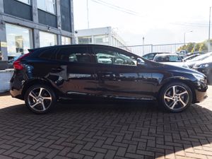 VOLVO V40 2.0D4 SE LUXURY 5DR HATCHBACK AUTOMATIC - Image 2