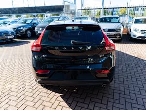 VOLVO V40 2.0D4 SE LUXURY 5DR HATCHBACK AUTOMATIC - Image 4