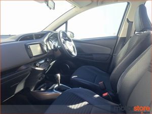 Toyota Yaris Hybrid Luxury TOP Spec - Image 3