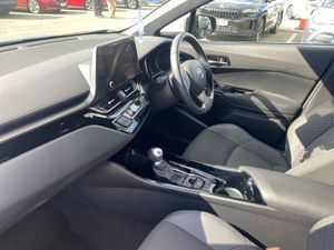 Toyota C-HR 1.8 Hybrid Sport - Image 3