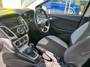Ford Focus 1.0 ECOBOOST ZETEC 100PS 5DR - Image 3