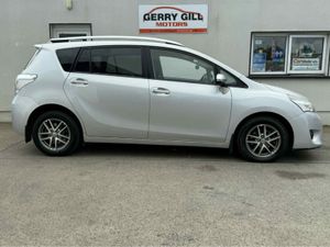 Toyota Verso 1.6 D AURA 7S 4DR  ** 7 SEATER ** - Image 3