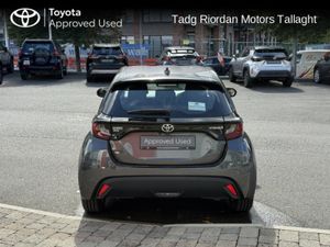 Toyota Yaris 1.5 HYBRID LUNA 4DR - Image 4