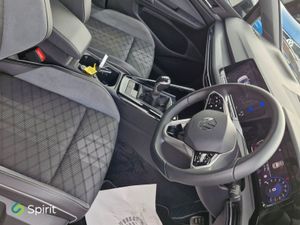 Volkswagen Golf 1.5 TSI 130HP R-line - Image 3