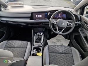 Volkswagen Golf 1.5 TSI 130HP R-line - Image 4