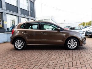 Volkswagen Polo 1.2 COMFORTLINE PLUS 5DR HATCHBACK - Image 2