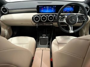 Mercedes-Benz A-Class A180 Progressive Edition Li - Image 4