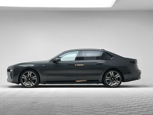 BMW 7-Series 750E M SPORT XDRIVE *EXECUTIVE PACK* - Image 4