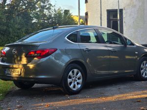 2017 Opel Astra 1.6 CDTI Automatic - Image 4
