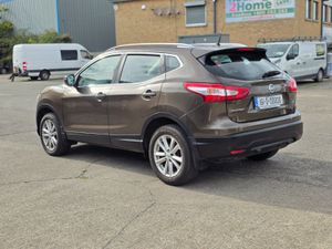Qashqai 1.5  Panoramic roof - Image 4