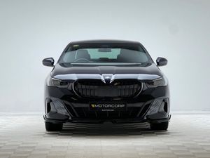 BMW 5-Series 530E M SPORT *PAN ROOF* - Image 2