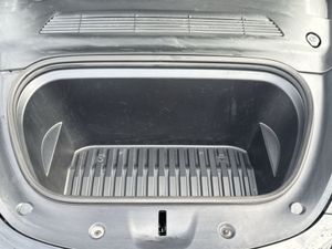 Tesla Model Y Rear Wheel Drive - Image 4