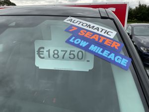 LAND ROVER DISCOVERY 7 SEATER AUTOMATIC LOW KMS - Image 4