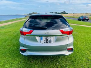 Honda Shuttle 1.5 Hybrid - Image 4