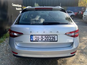 SKODA SUPERB 2.0 TDI 150 BHP AMBITION ESTATE - Image 4