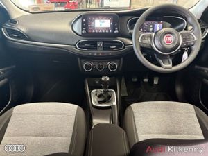Fiat Tipo Cross 1.0 100 BHP 5DR  1 Owner - Pristi - Image 2