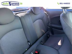 Mini Cooper 1.5 Automatic, Reversing camera - Image 3