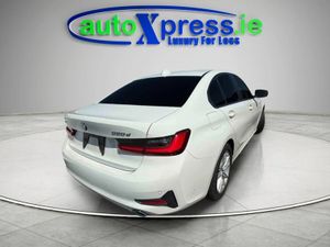 BMW 3-Series 320D XDRIVE 4WD Automatic, Reversing - Image 3