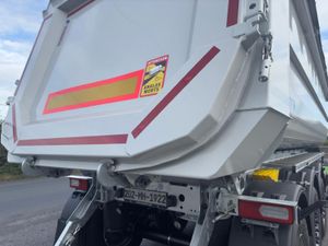 Trailers - Image 2