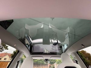 Tesla Model Y RWD - Image 3