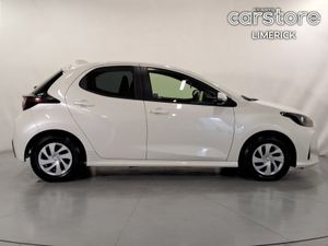 Toyota Yaris 1.5 Hybrid Auto Low Mileage - Image 2
