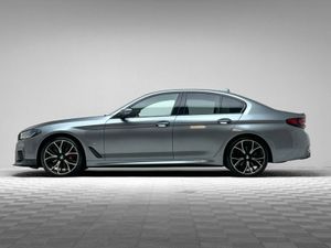 BMW 5-Series M SPORT - Image 4