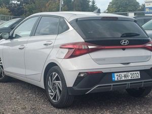 Hyundai i20 Deluxe Plus - Image 4