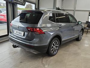 211 VOLKSWAGEN TIGUAN ALLSPACE - Image 4