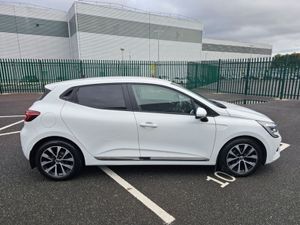 Renault Clio 1.0 PETROL, ICONIC MODEL, LOW MILEAGE - Image 3