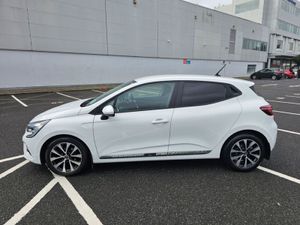 Renault Clio 1.0 PETROL, ICONIC MODEL, LOW MILEAGE - Image 4