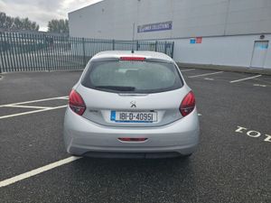 Peugeot 2008 1.2 PETROL, ALLURE MODEL, PAN ROOF, L - Image 3