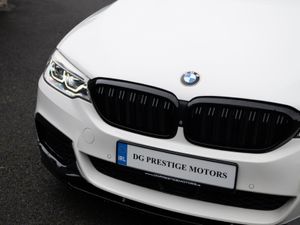2017 BMW 5 SERIES M SPORT AUTO SUNROOF - Image 4
