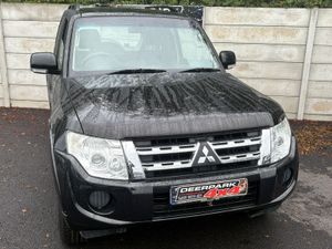 2014 Mitsubishi Pajero Shogun 3.2 DID Commercial - Image 2