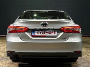 Toyota Camry 2.5 AUTO HYBRID - REVERSE CAMERA - CR - Image 4