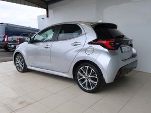 2023 TOYOTA YARIS HYBRID 1.5 PLATINUM 4DR AUTO - Image 3