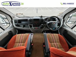 Lunar MOTORCARAVAN Roadstar 786 3.0D Motorhome - Image 2
