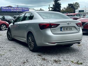 Toyota Avensis 1.6 D-4d Luna Navi Saloon - Image 4