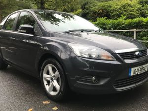 Ford Focus 1.6 TDCI TITANIUM Zetec 1 Owner - Image 4