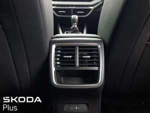 Skoda Octavia  petrol Combi top Spec - Selction P - Image 4
