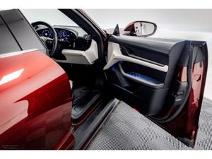 Porsche Taycan *Nice Colour Combo* 79.2 kWh 400HP - Image 2