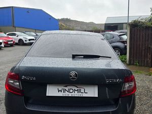 SKODA OCTAVIA 1.6 DIESEL AUTOMATIC 2018 VERY CLEAN - Image 4
