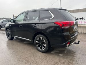 171 Mitsubishi Outlander PHEV 2.0L MIVEC 360 - Image 3