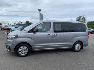 Hyundai i800 SE - Image 2